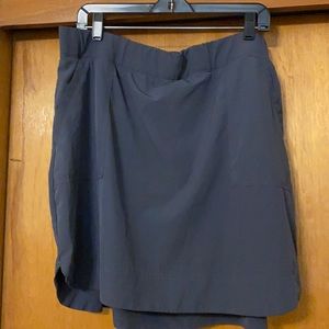 Women’s gray skort